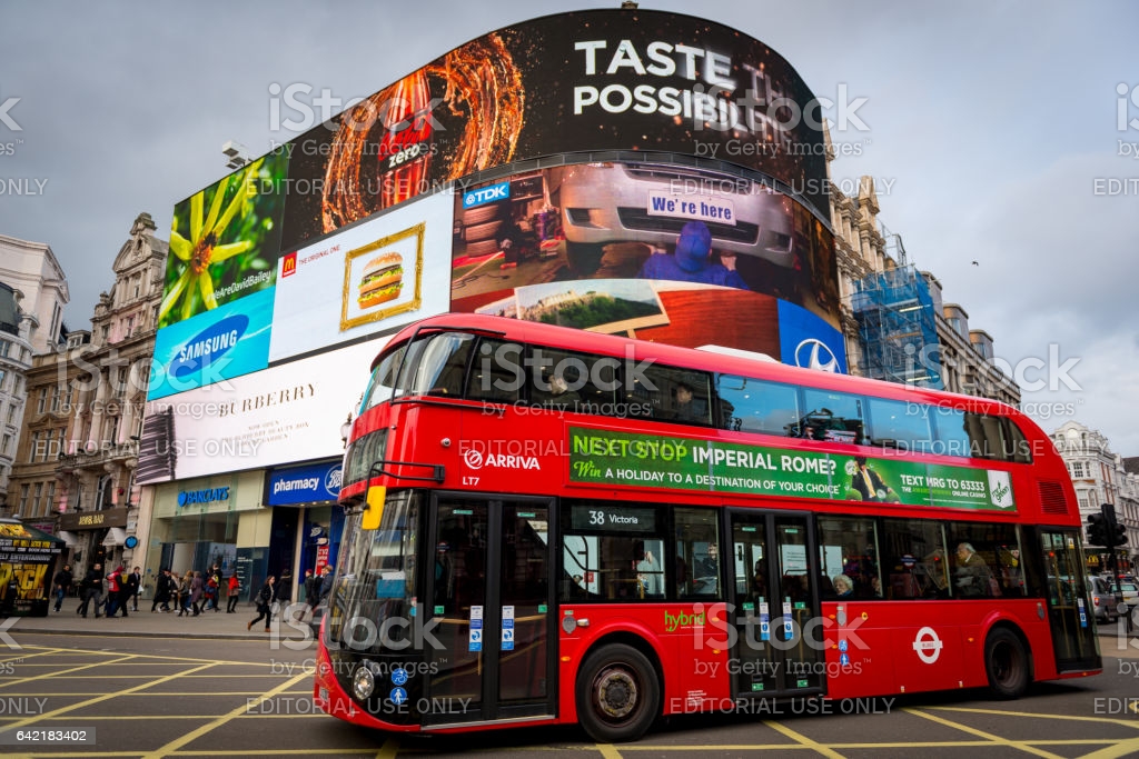21+ Download Piccadilly Circus Billboard Mockup PSD